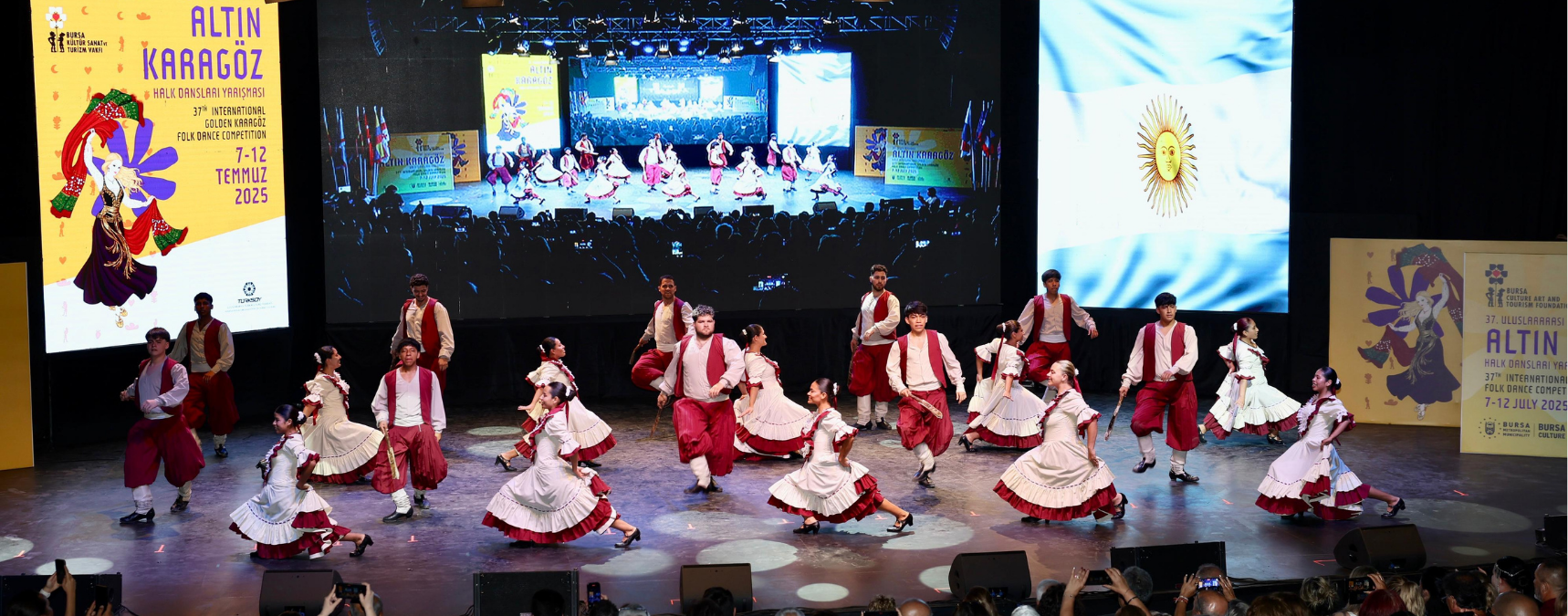 Altın Karagöz Halk Dansları Heyecanı Bursa’yı Sardı